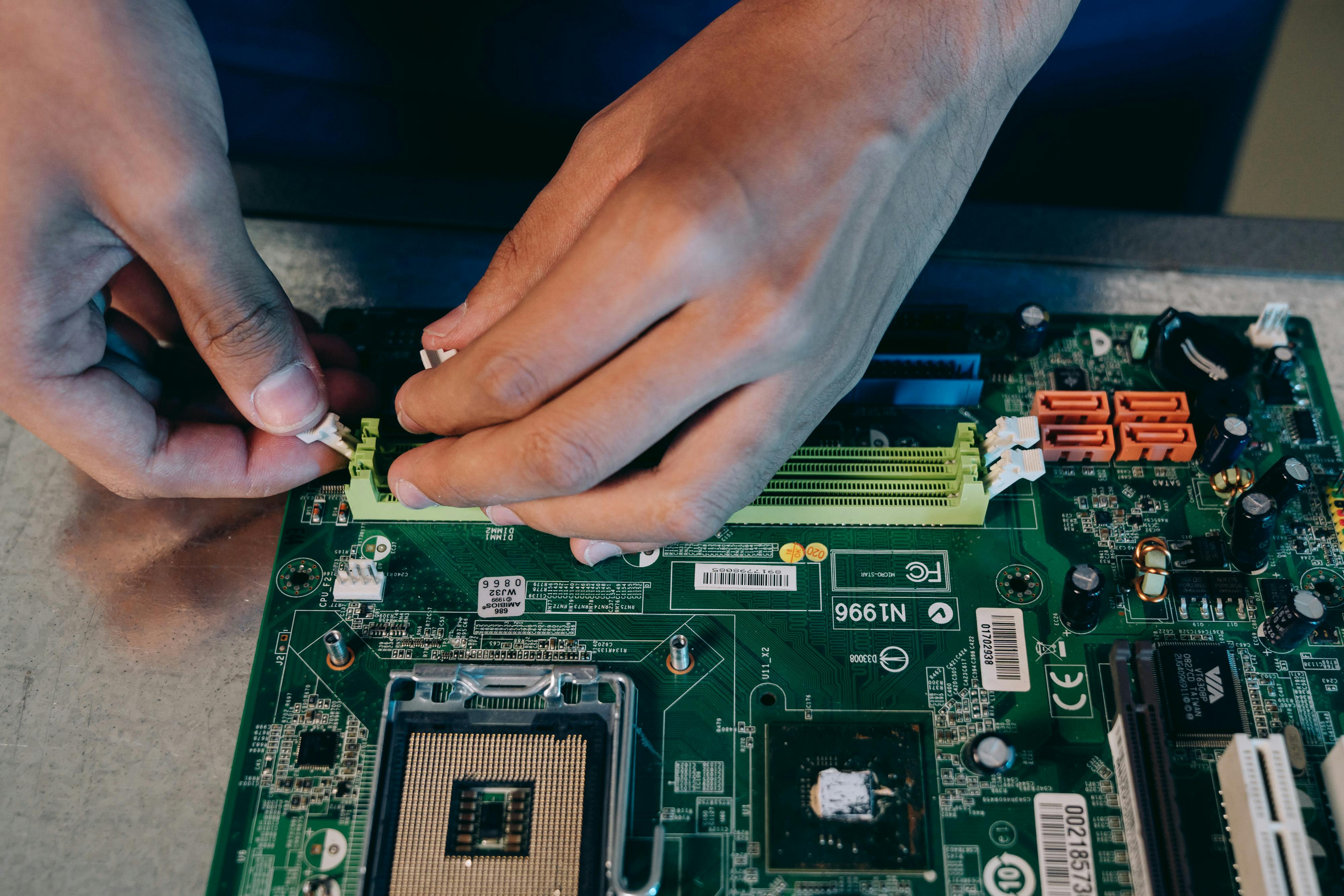 Dell Laptop Battery and Charging Repair in Indirapuram