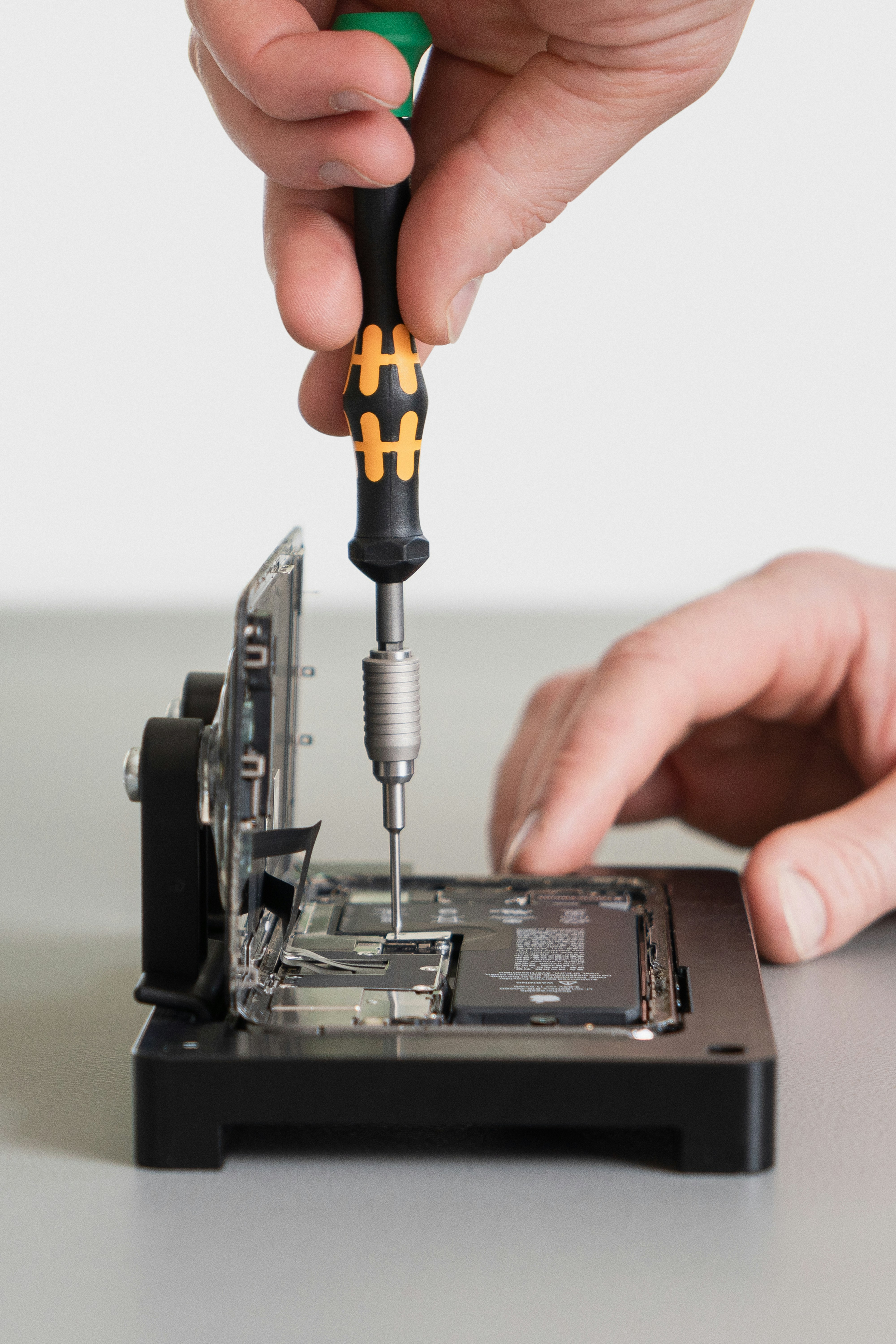 Apple Laptop Repair Service in Indirapuram