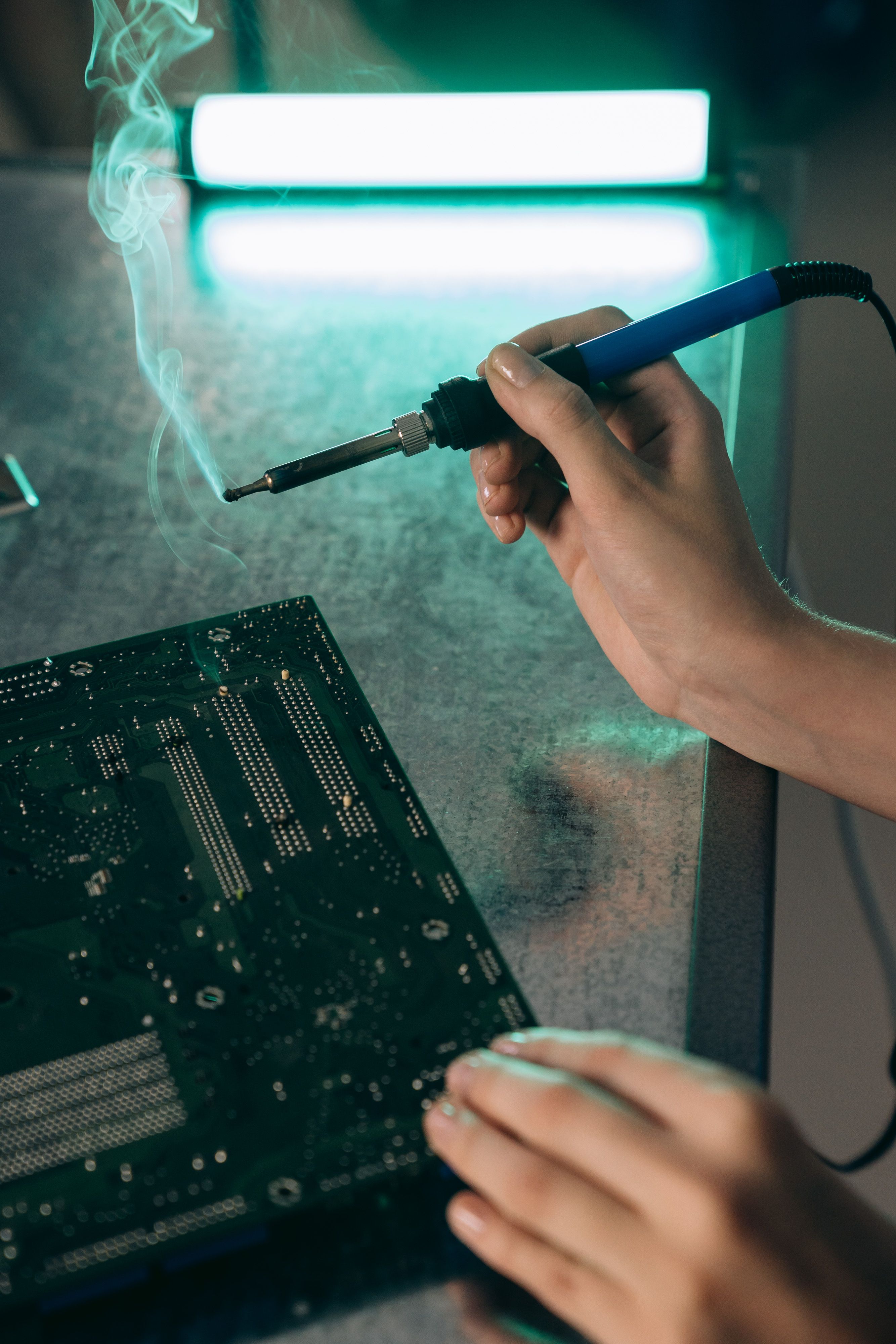 Apple Laptop Repair Service in Indirapuram